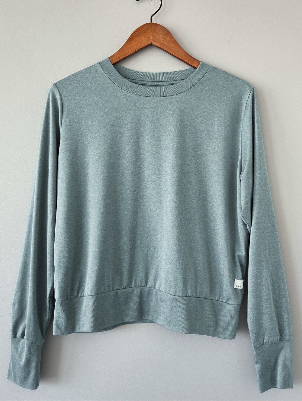 Vuori Women’s Daydream Crew - Size Large - Smoke Blue Heather? - VW133